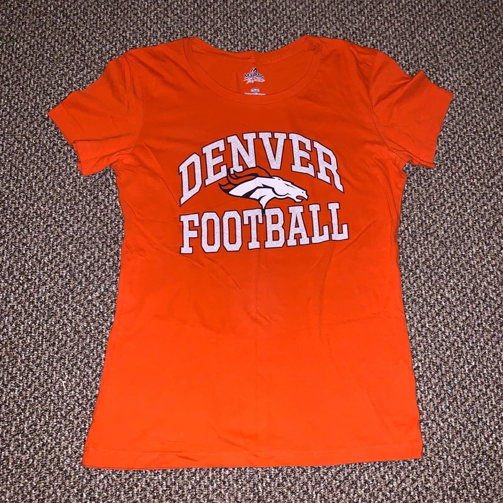 Women’s Denver Broncos shirt sleeve tee